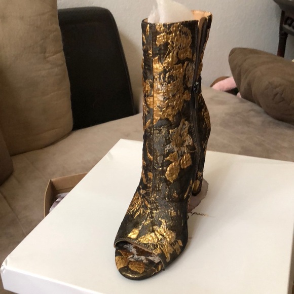 NIB Jessica Simpson Elara open toed boots. Size 9 - Picture 4 of 4
